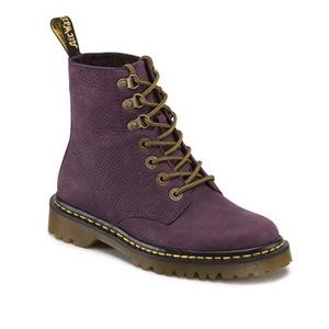 RARE Dr. Martens!